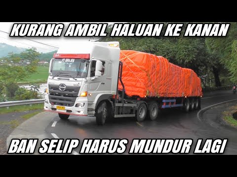 Trailer Hino FM 340 Muatan Pupuk Ketenggak Ditanjakan Batununggul & Tepung Kanjut, Selip Mundur Lagi