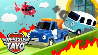 Tim Biru! Tim Merah! Taman Bermain Kebakaran! | mainan anak-anak | Lagu Tim Penyelamat