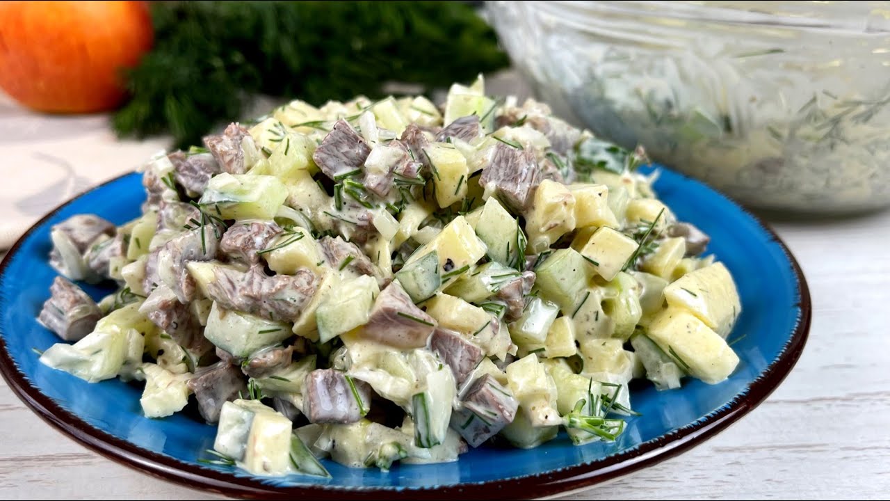 САЛАТ Гость на пороге! Из самых простых продуктов, а такой ВКУСНЫЙ салат. Всего 5 минут и готово!
