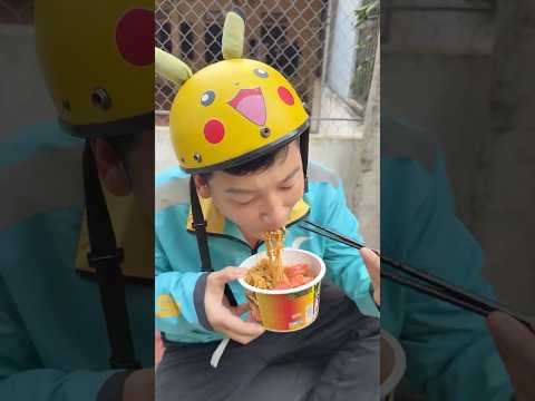 Shiper Trung Chuối bị Hạt Tiêu hiểu nhầm "XƠI" mì tương đen hết sạch #trungchuoi #hattieu #anvat