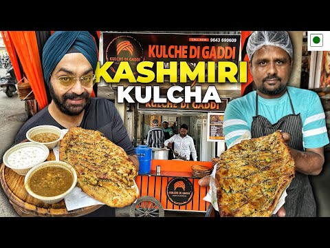 Delhi Mein Unique Kashmiri Kulcha! Must Try Street Food in West Delhi