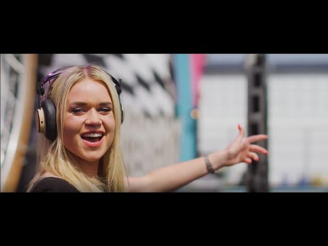 Avicii  - Wake Me Up (ft. Aloe Blacc) (BassWar & CaoX Hardstyle Remix) [4K Video]