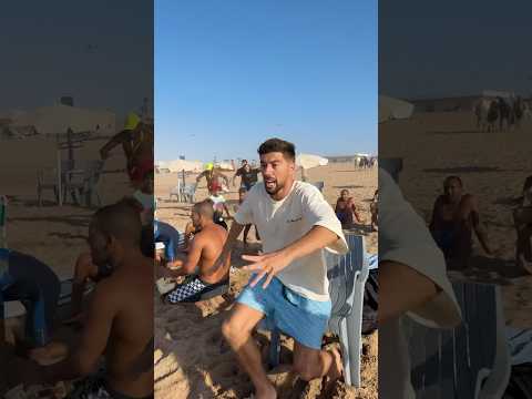Quand un mec se noie VS une meuf 😂