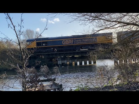 Class 66 782 "Charity Railtours" crossing the River Yare, Norwich | 11th January 2023