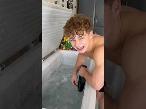 Did you like his dance? #icebath #funny #challenge #dangerous #cold