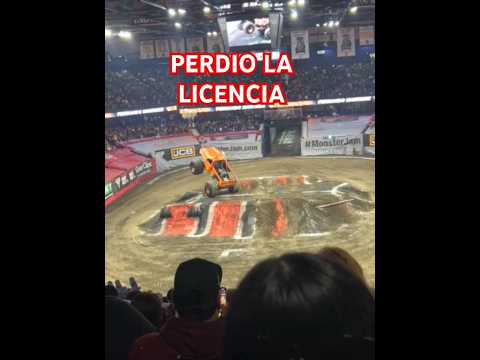Increible lo que hace este carro que salta