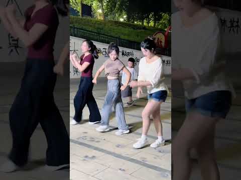 #bestshuffle #dance #fashion #dancer #trend #shuffle #cuttingshapes #shuffling #trending