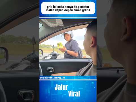 pria ini coba nanya ke pemotor malah dapat klepon duren gratis#shorts