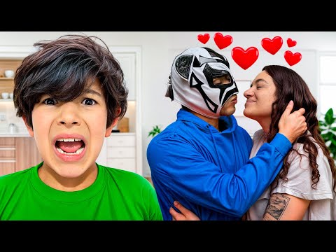 PANDA y mi MAMÁ son  NOVIOS a ESCONDIDAS 😡