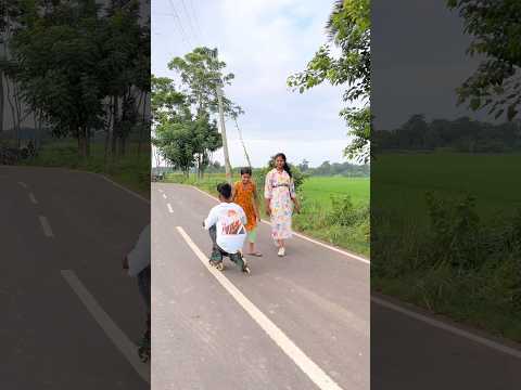 #skating #girl #reaction #publicreaction #youtubeshorts #virelshorts #shorts @DipBacher-dn3ne