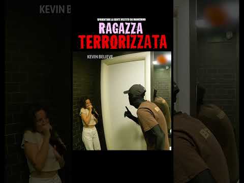 SPAVENTO una RAGAZZA in BAGNO | Kevin Believe Shorts