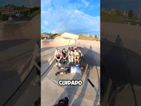 Creeia que no saldría bien! 😳#jump #saltos #skatepark #niños #kids #scooter #scootering #proplayer