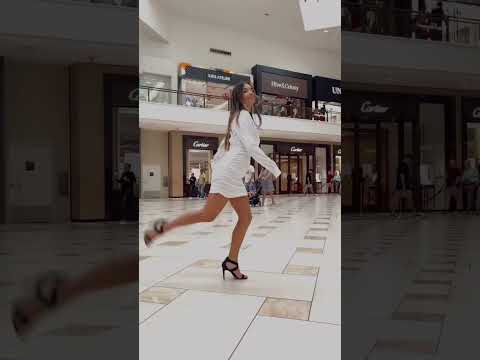 Comment when you see it. #dancinginpublic #dancersofyoutube #viraldance #dancing #aventura #miami