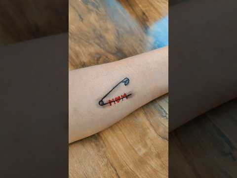 Mom Tattoo design❤️🖤 #trending #viral #ytshorts #satisfying #shortvideo #tattoo #tattooart #mom