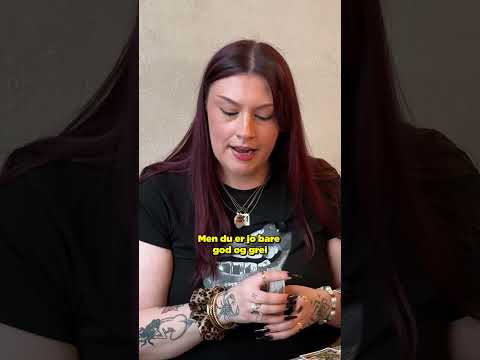 Blir spådd av en heks🧙