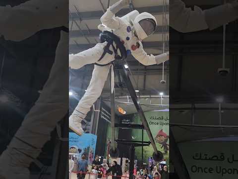 رجل الفضاء في الهواء /@Kidskoki #رجل_الفضاء #كيدز #خلودة #شفا #العاب_اطفال #طفل_صيني #فضائي