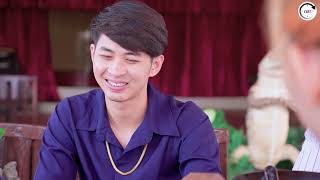ท่านประธานกวาดขยะอยู่หน้าร้านอหารหรูของตัวเอง ทำไห้เพื่อนร่วมรุ่นแต่ละคนดูถูกเหยียบหยามงานนี้หนักแน่