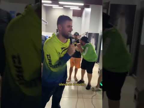 Se liga no nosso troféu da pescaria! 1º lugar de cabeça pra baixo 😂￼!!￼ #shorts