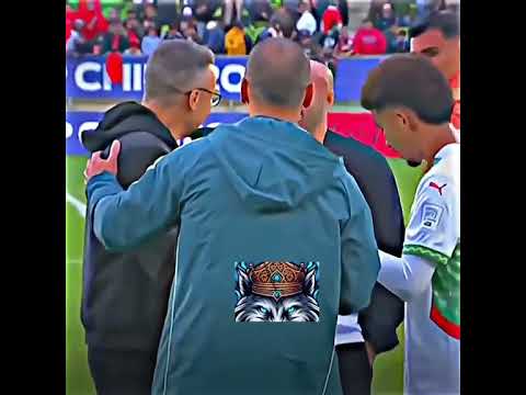 لقطة رائعة بين لاعب المنتخب المغربي و مدرب المكسيك