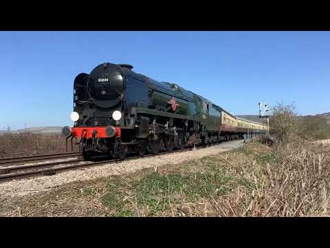 35006 “Peninsular and Oriental S.N. Co.” arriving at Cheltenham Racecourse (GWSR) - 19/03/22