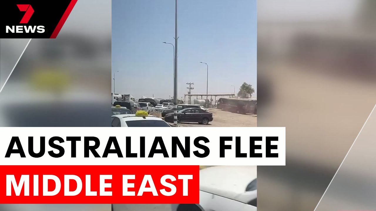 Australians flee the Middle East in growing numbers | 7NEWS
