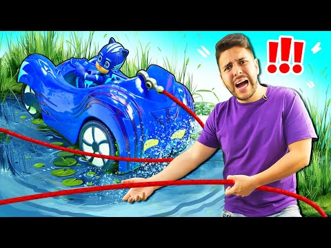 ¡Catboy se ha atascado en el pantano! Juegos de coches de juguete para niños