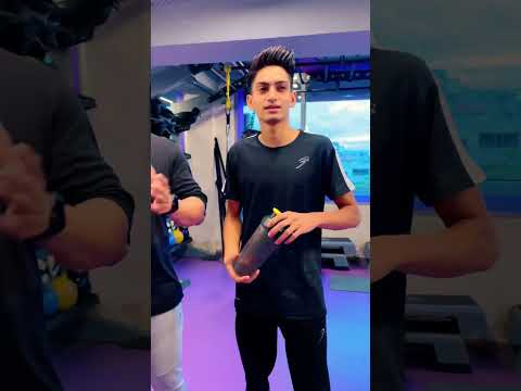 FIRST TIME IN GYM😂 WITH MURGA HAIRSTYLE🐔 #shorts #chillgamer