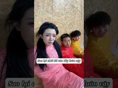 Chúng Tôi Chạy Trốn Cùng Gái Đẹp