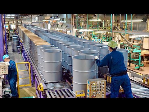 ドラム缶を大量生産するプロセス。日本有数の鋼製ドラム缶工場