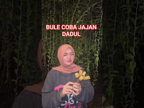 Bule Coba Jajan Jadul #bule #fypã‚· #fyp #foryou #istribule #indonesia #viralshort #foryoupage
