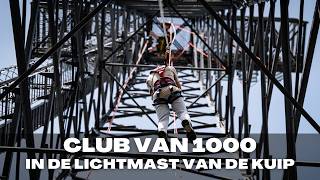 In de lichtmast van De Kuip