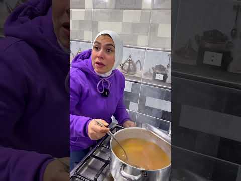 شوفوا لقيت ايه في الشوربه