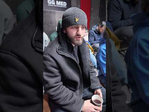 Рафаэль общается с Бразильцем