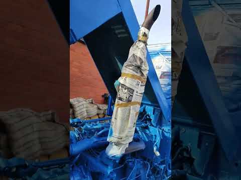 красим трактор перепутали банки с краской 🤦