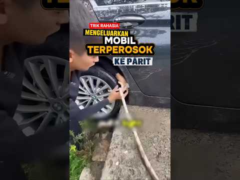 Trik Rahasia Supir Ini Bikin Mobil Keluar dari Parit Tanpa Bantuan Siapa Pun! 🚘