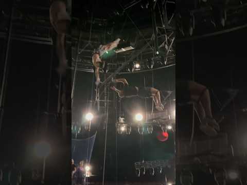 I'm flying as fast as I can, we'll do a double somersault with a body and scissors🤘 #gym #circus