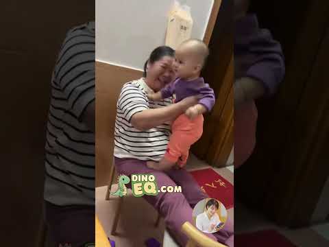 Bắt chước ông #baby #cute #cutebaby #babycute #babylove #newborn #embe #funny