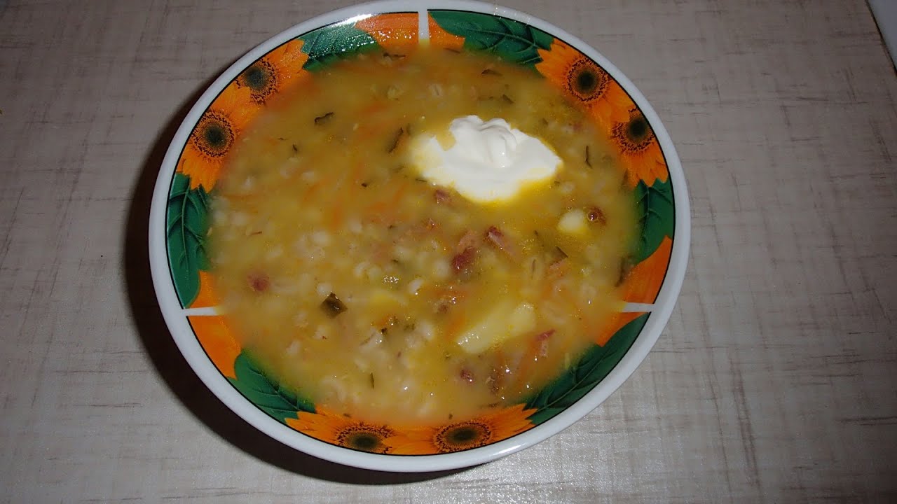 Рассольник с перловкой и с тушенкои по домашнему. Вкуснятина