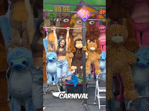 Girl shocked everyone with Her Strength in carnival game(@wyethtan Via IG)