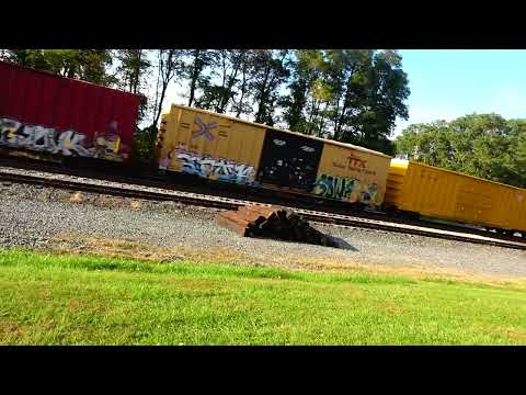 CSXT Engine 2727 On Big Train! 200 Car Manifest Train w DPU Alright! Fast NS Stack Train + MorE!