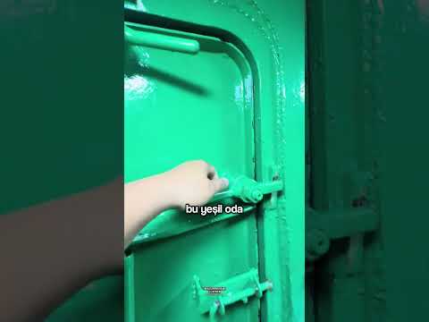 Denizaltındaki Gizemli Yeşil Oda