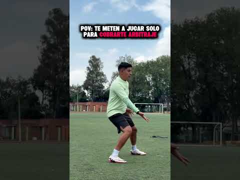 Yo solo quería jugar 😔⚽️ #futbol