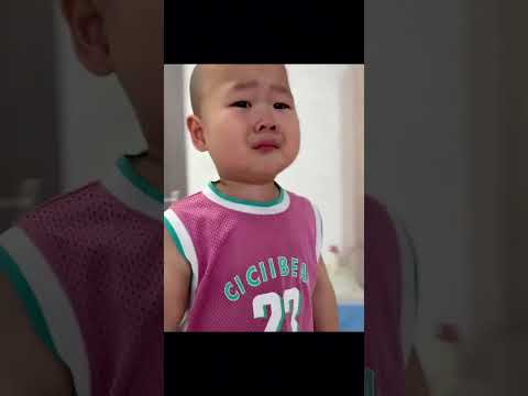 二胖报仇心切咬哭哥哥，完事还得自己再哄，不是很理解人类幼崽的精神世界 #双胞胎#萌娃#funny