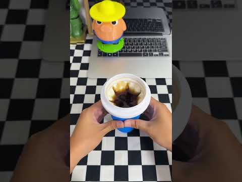 The merchant said that if you squeeze it, you will get a smoothie. The result was so unexpected.