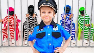 Kids police arrest five monkeys