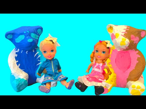 Elsa and Anna toddlers show their DIY decorations - part 2