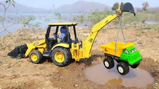 Muddy Tractor And Auto Rickshaw Help Jcb And Water Jump Muddy Cleaning - Tractor Video - Mud Toys