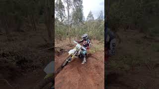 Can you believe it's his first time enduro riding? #enduromadeira #enduro #endurotraining