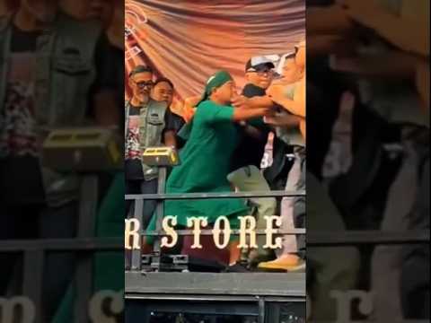 Ketika ustadz dikatai anjing oleh tiga orang preman, lihat apa yang terjadi🔥