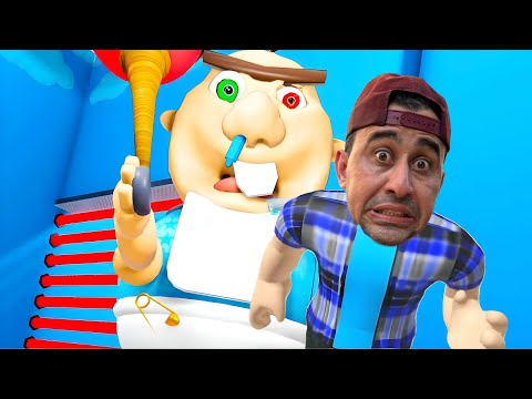 Fuja do BEBÊ GIGANTE do Roblox